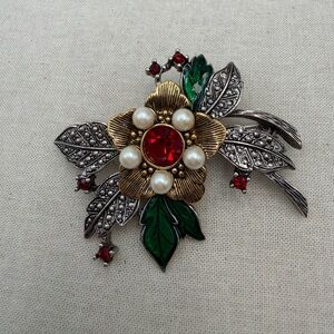 Vintage Avon Rich Christmas Brooch  1992